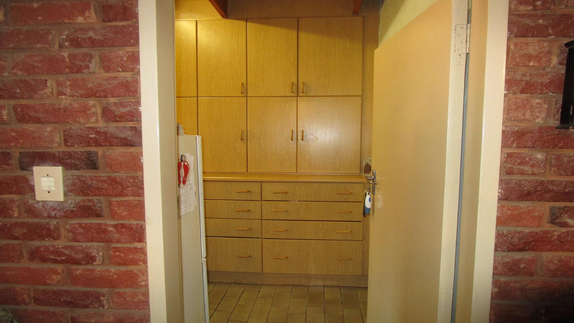 Scullery of property in Akasia