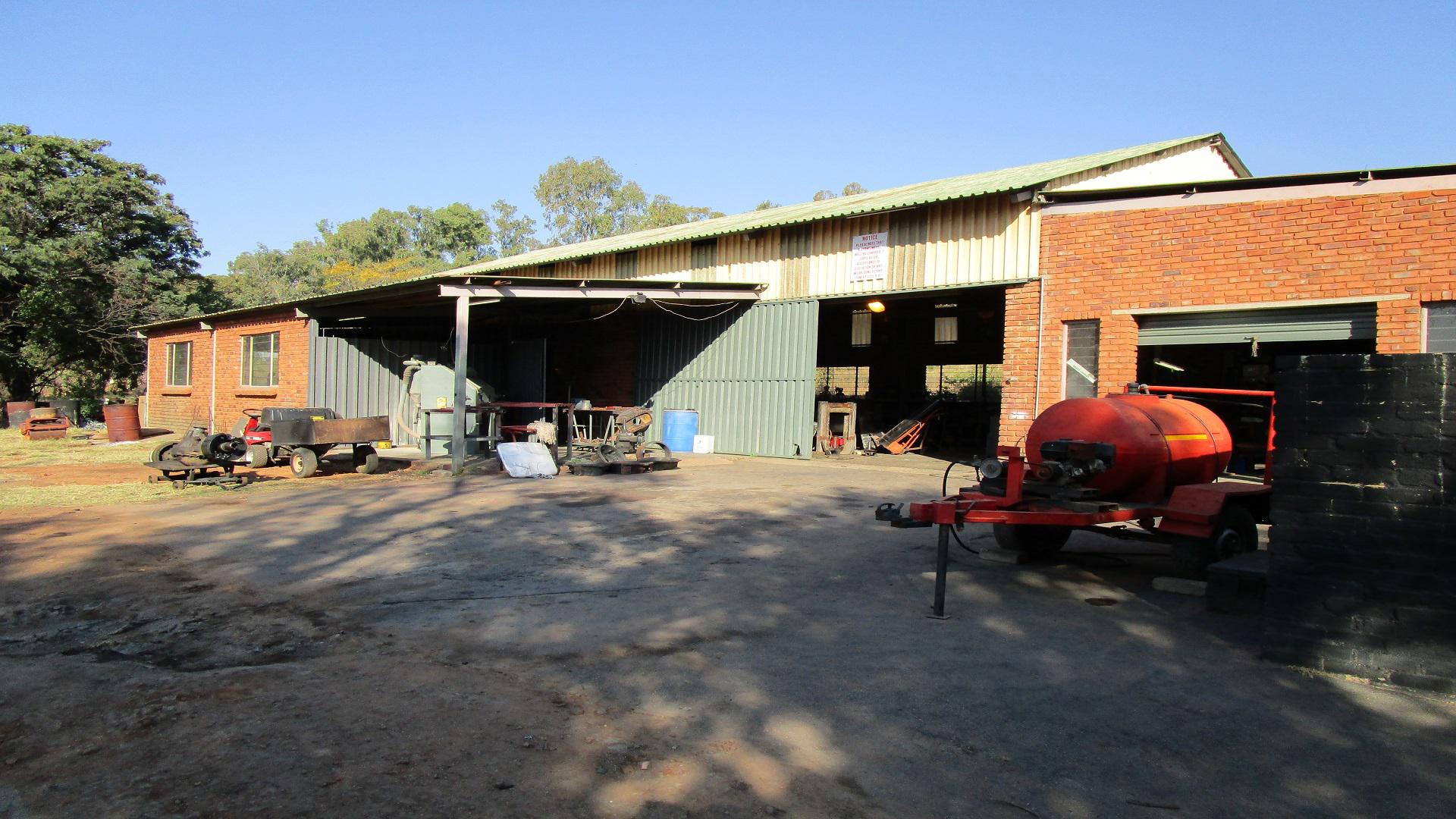 Front View of property in Akasia