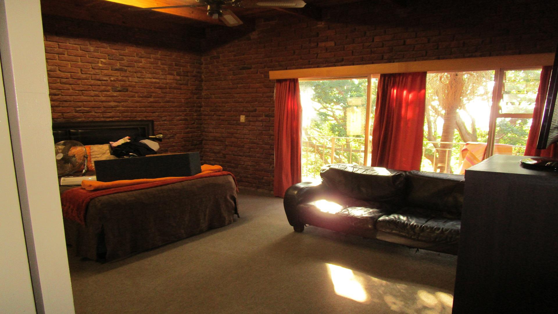 Main Bedroom - 31 square meters of property in Akasia