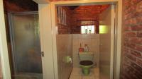 Bathroom 1 - 14 square meters of property in Akasia