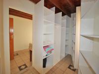 Bed Room 1 - 11 square meters of property in Vaalmarina