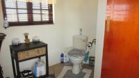 Bathroom 2 - 9 square meters of property in Vaalmarina