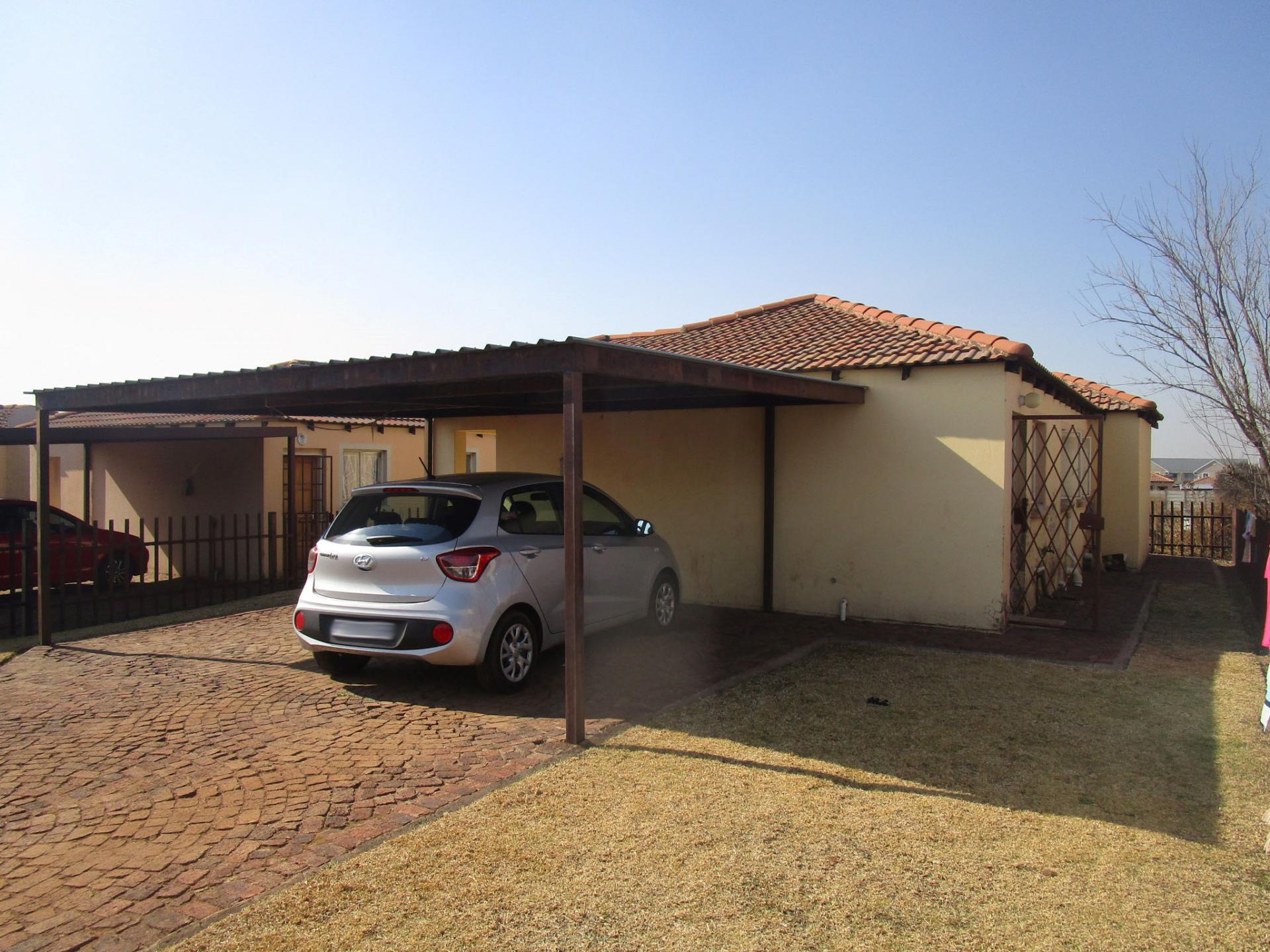 Front View of property in Bedworth Park