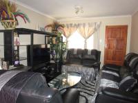 Lounges - 10 square meters of property in Bedworth Park