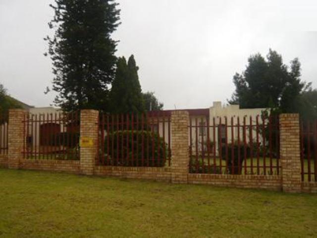 3 Bedroom House for Sale For Sale in Benoni - Private Sale - MR21364