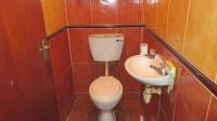 Guest Toilet - 2 square meters of property in Pelikan Park