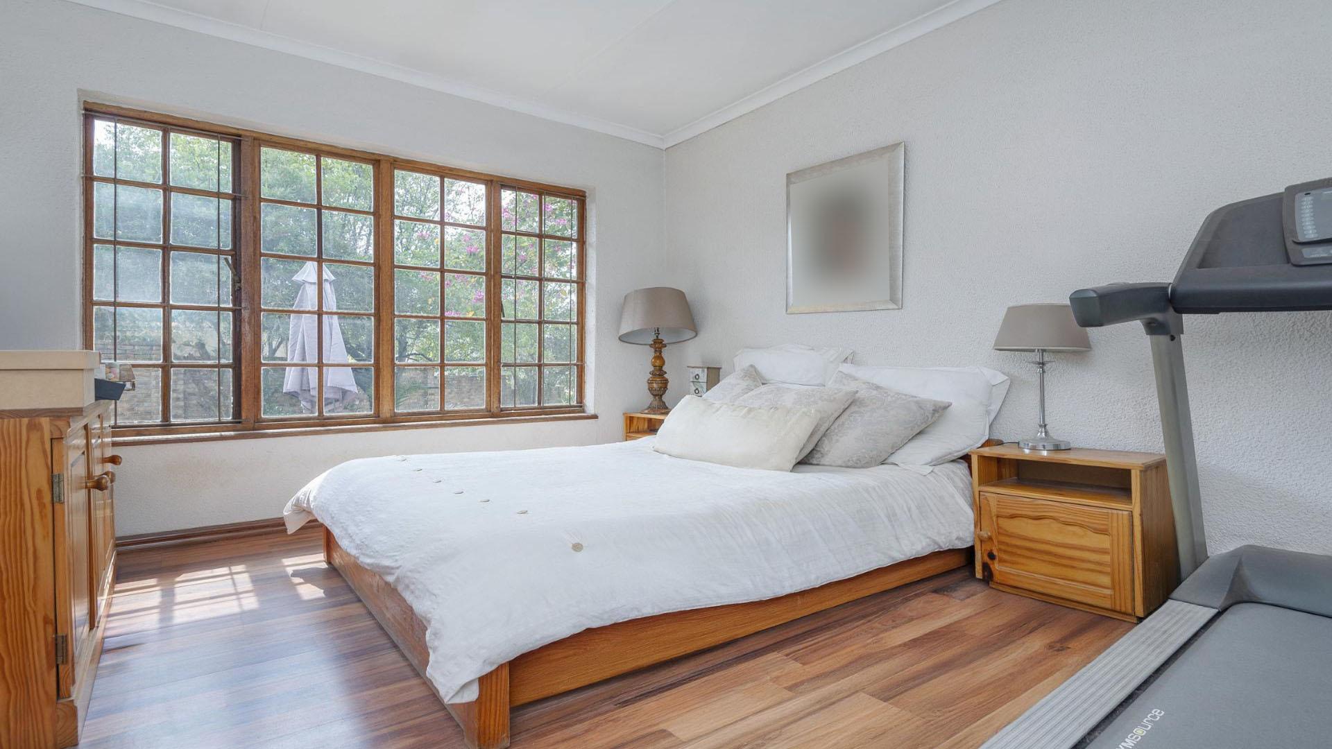 Bed Room 2 of property in Olivedale