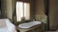 Main Bathroom - 22 square meters of property in Nooitgedacht IR