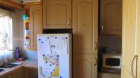 Kitchen - 9 square meters of property in Roodekop