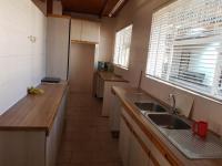 Kitchen of property in Manzilpark