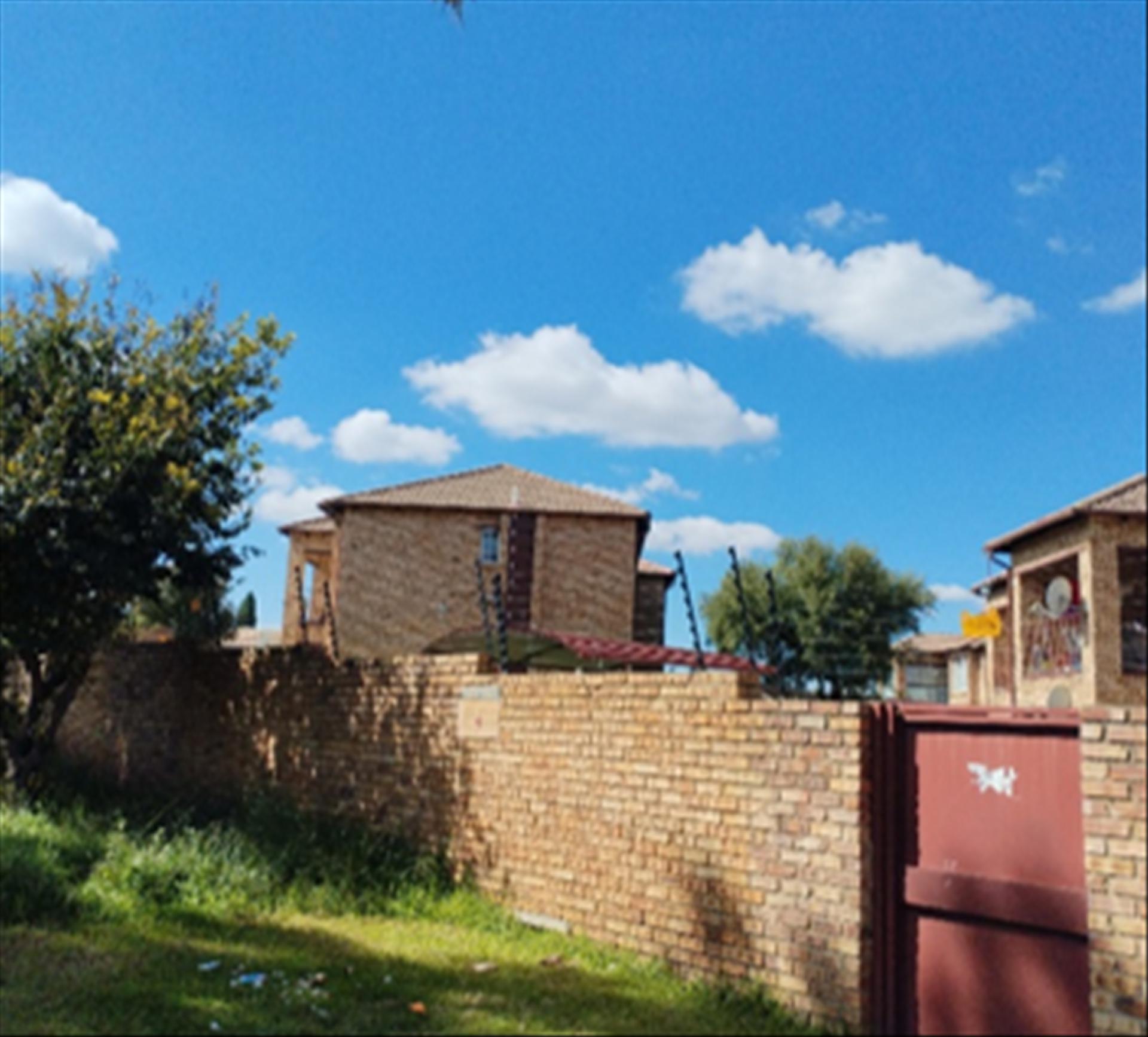 Front View of property in Halfway Gardens