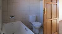 Main Bathroom - 8 square meters of property in Savannah Country Estate