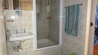 Main Bathroom - 4 square meters of property in Berton Park