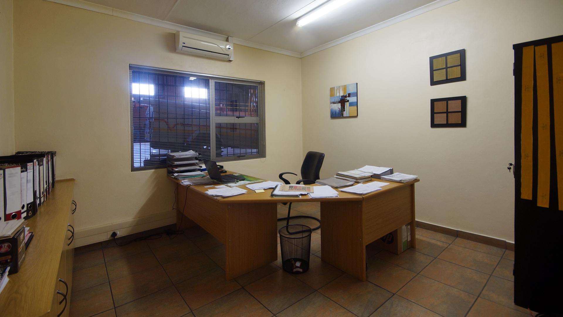 Study - 110 square meters of property in Emalahleni (Witbank) 