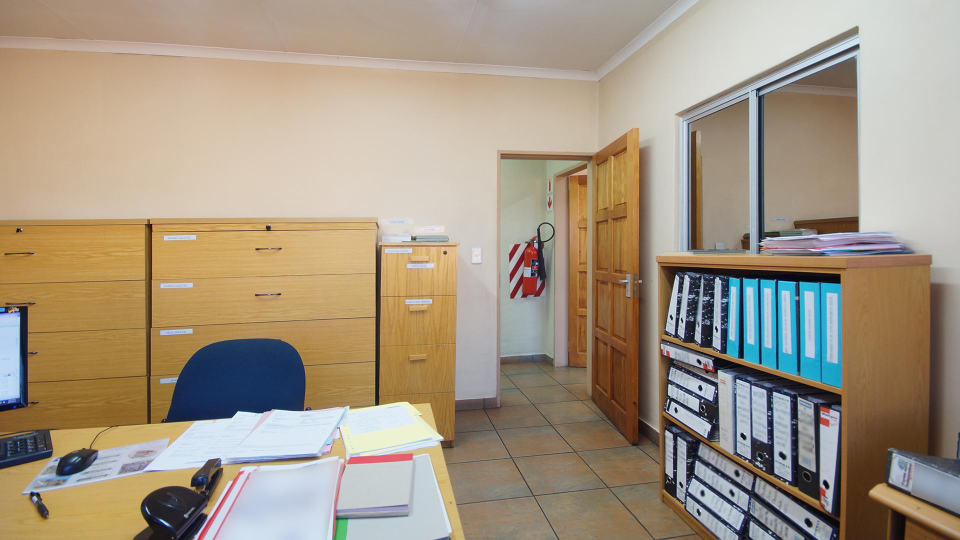 Study - 105 square meters of property in Emalahleni (Witbank) 