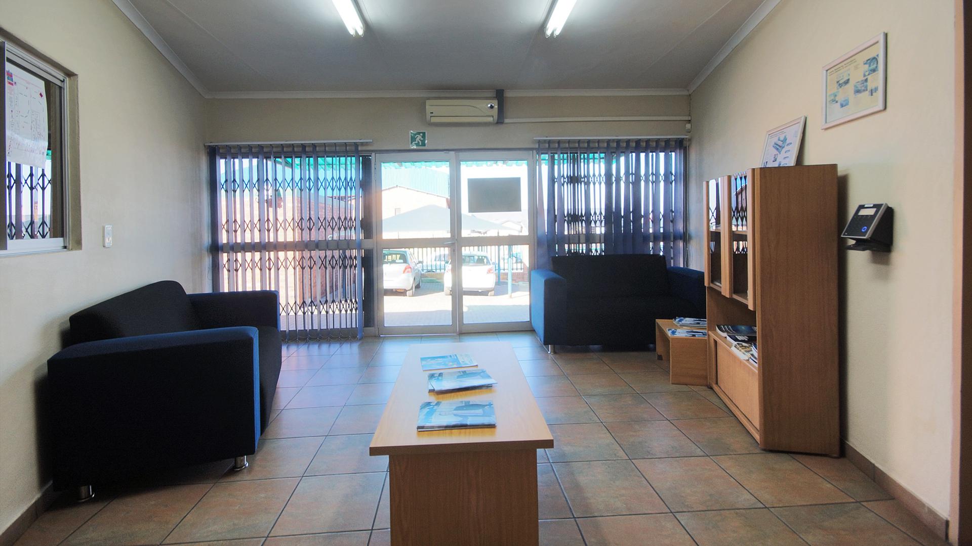 Spaces - 685 square meters of property in Emalahleni (Witbank) 