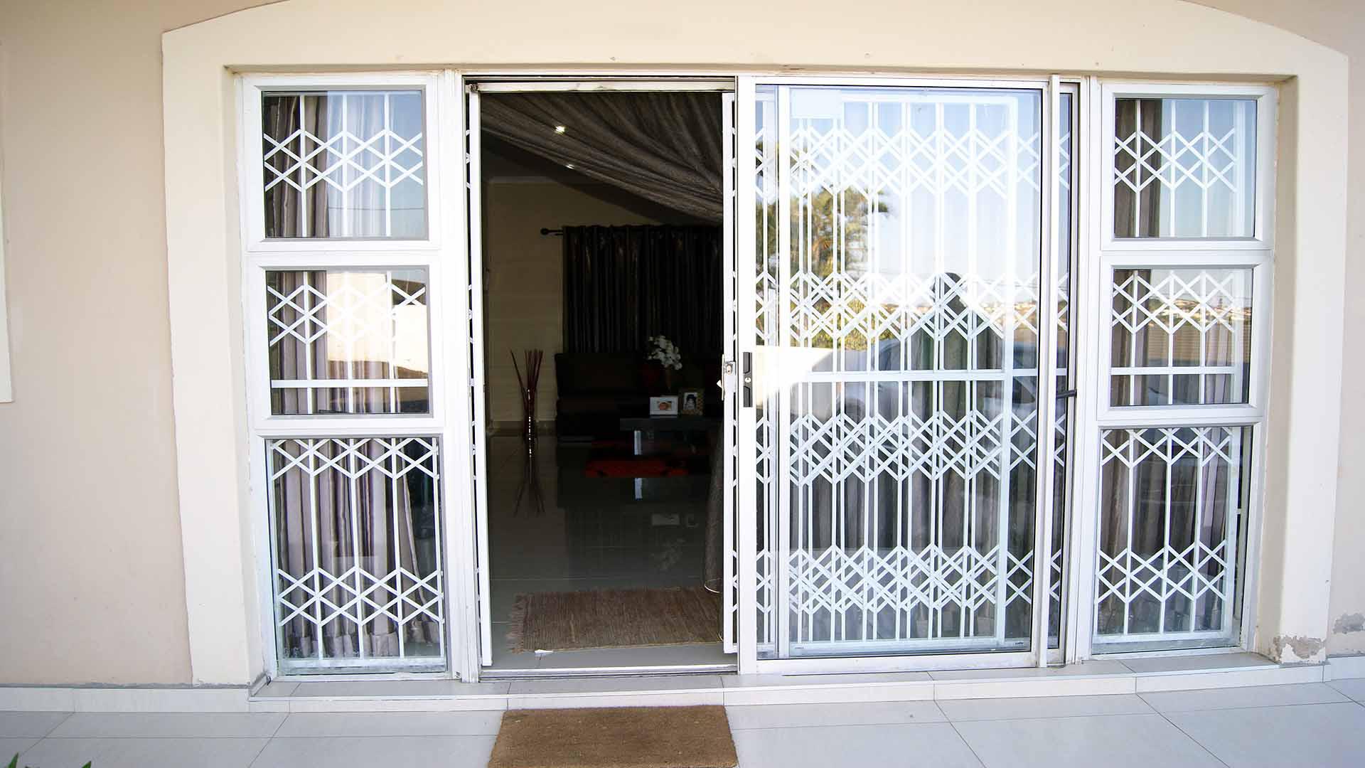 Patio - 28 square meters of property in Malvern - DBN