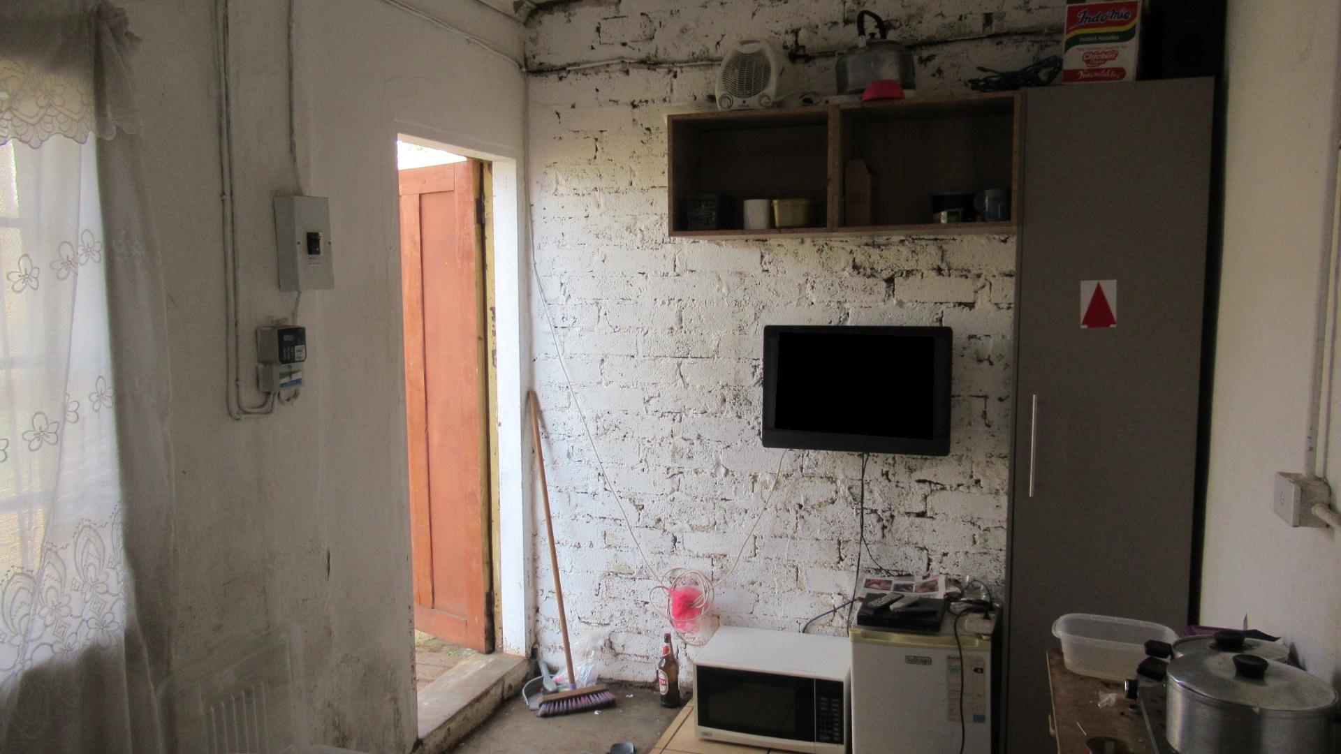 Rooms - 36 square meters of property in Homelake