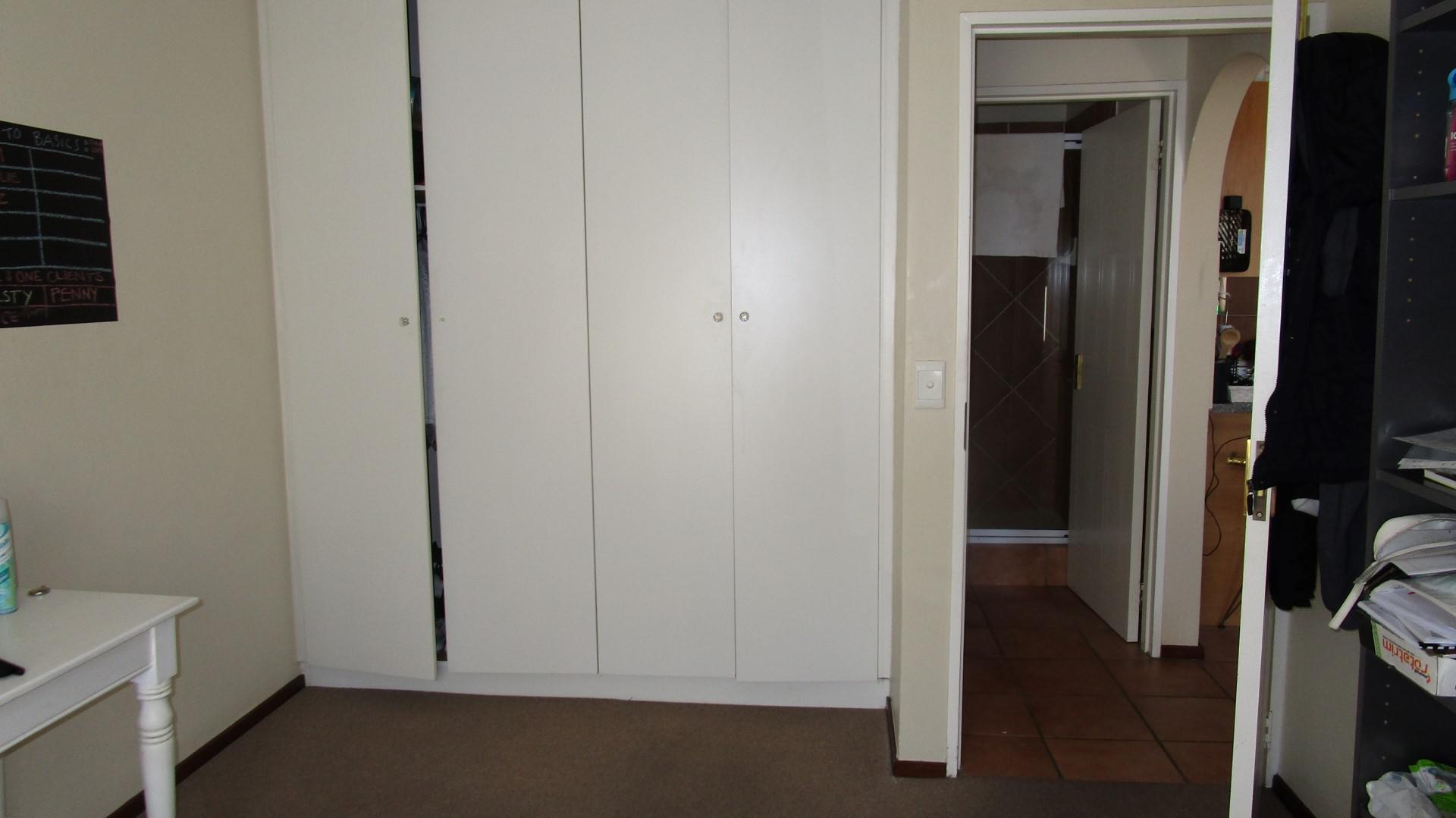 Main Bedroom - 13 square meters of property in Paulshof