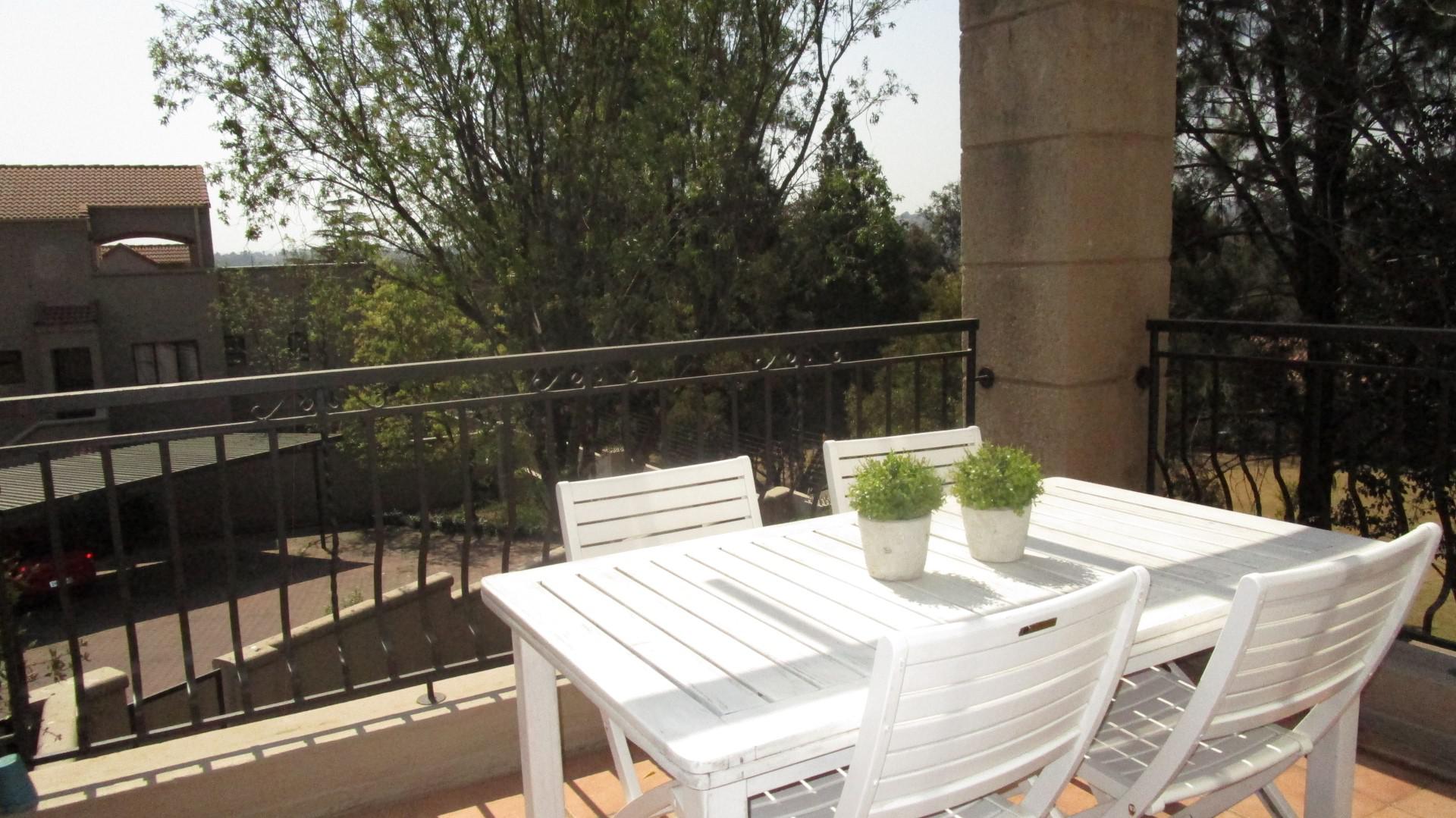 Balcony - 28 square meters of property in Paulshof