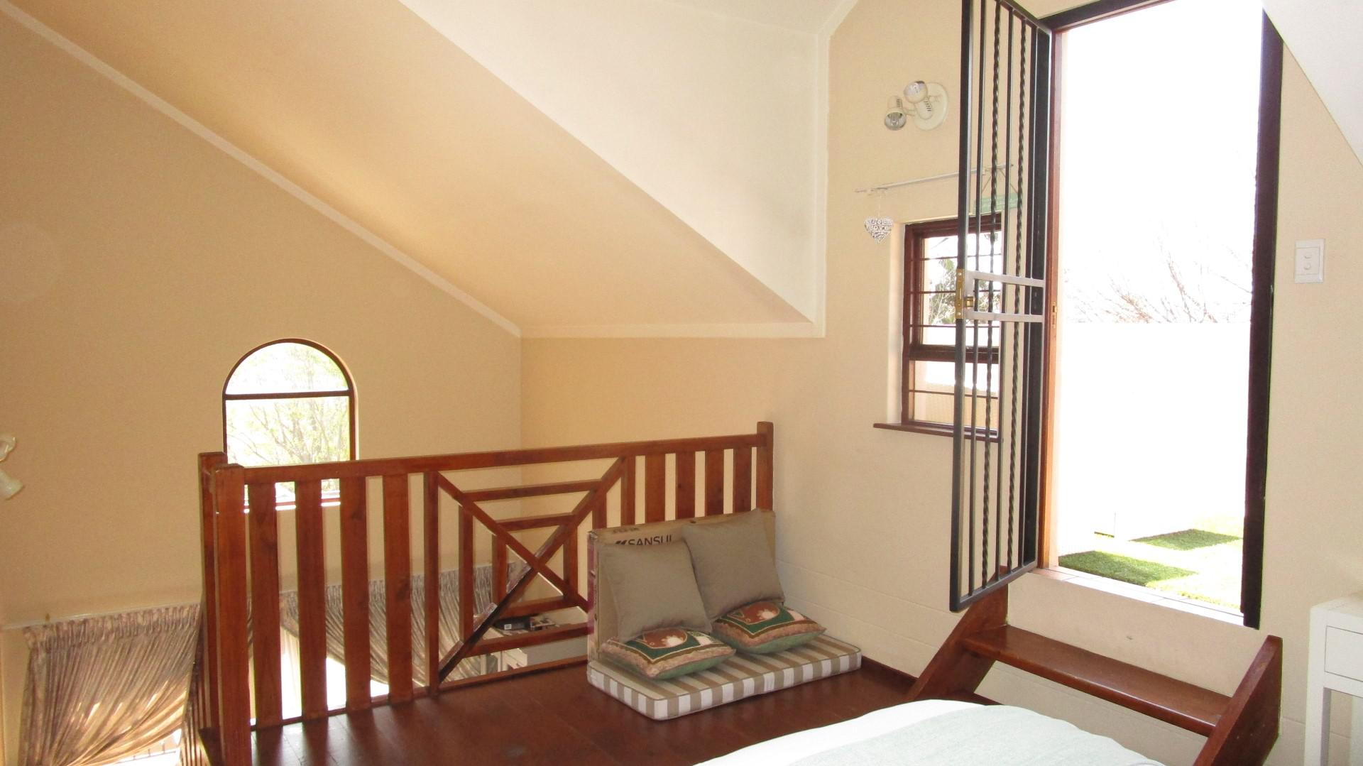 Spaces - 26 square meters of property in Paulshof