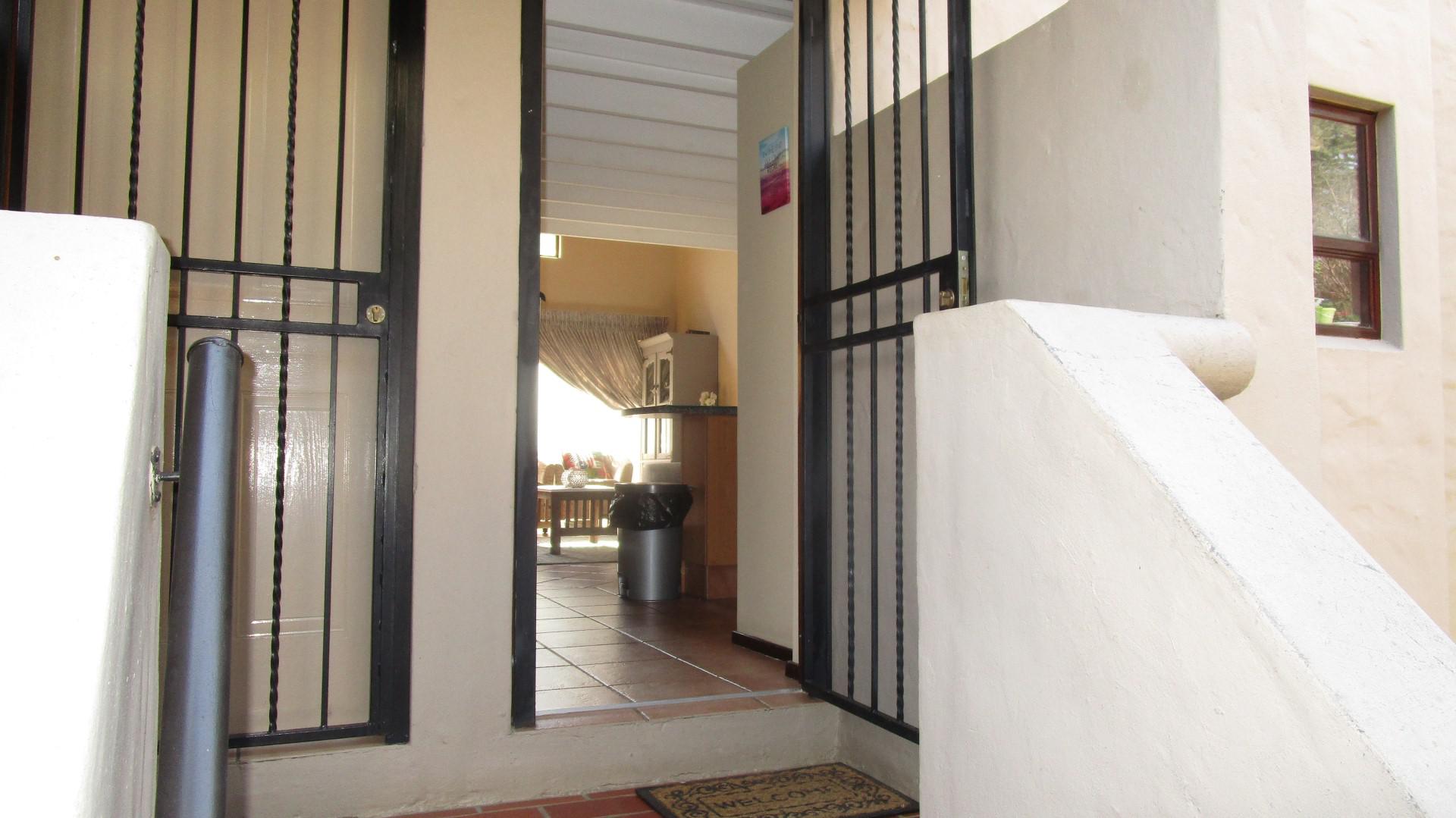 Front View of property in Paulshof