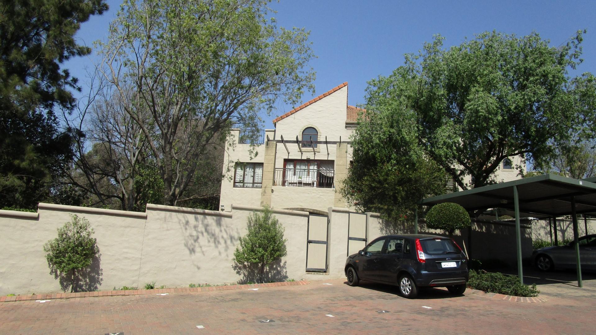 Front View of property in Paulshof