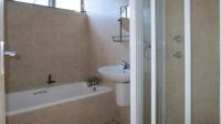 Bathroom 1 - 7 square meters of property in Reyno Ridge