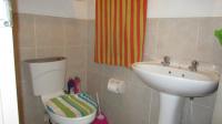 Main Bathroom - 3 square meters of property in Comet