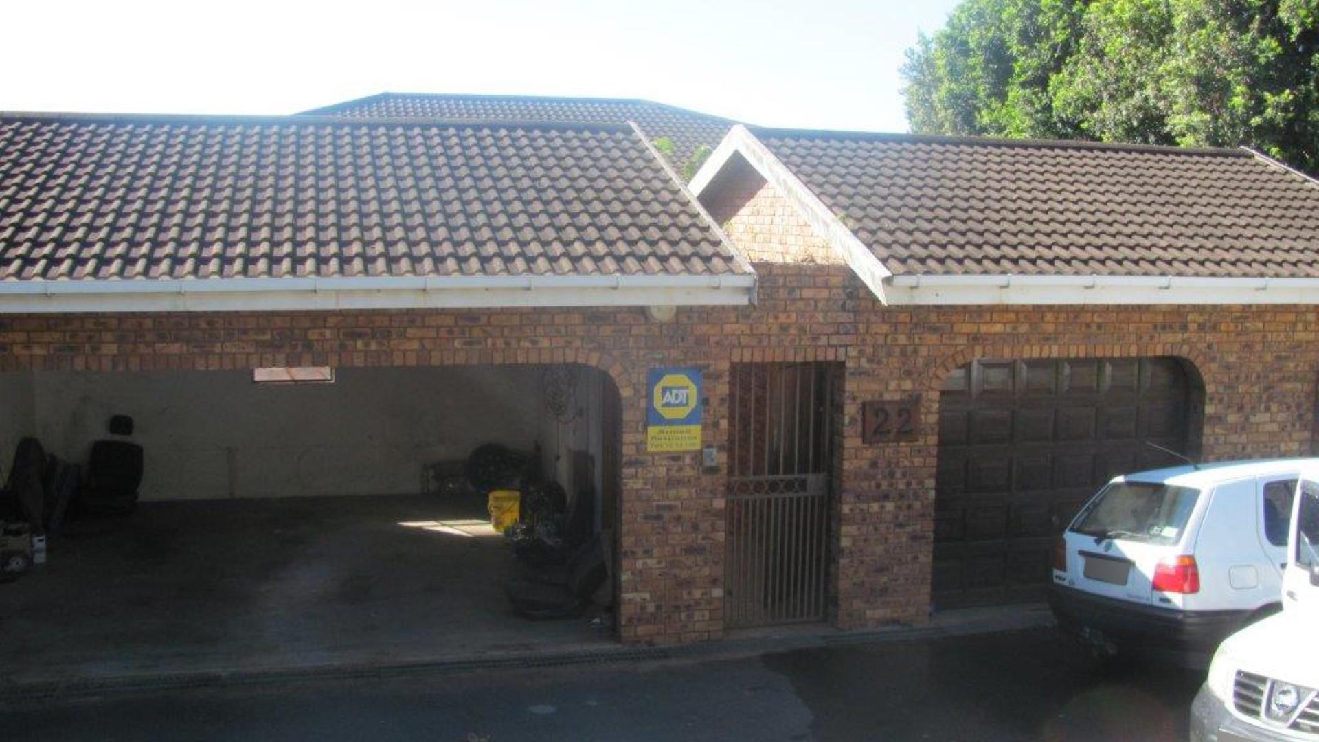 Front View of property in Umhlanga Rocks