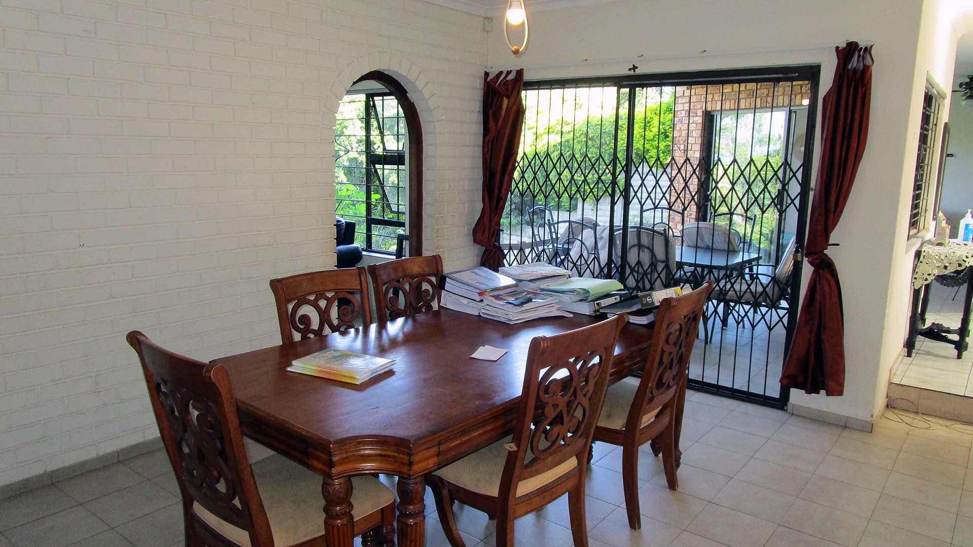 Dining Room - 19 square meters of property in Umhlanga Rocks