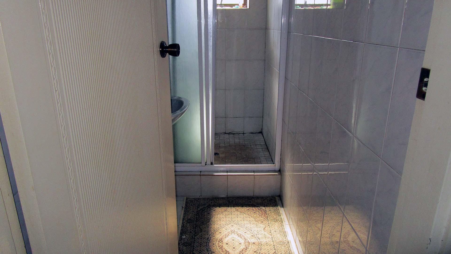 Bathroom 1 - 4 square meters of property in Umhlanga Rocks