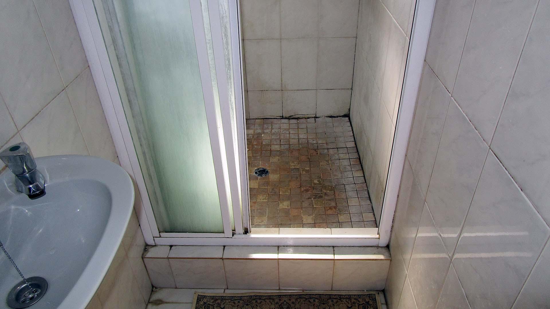 Bathroom 1 - 4 square meters of property in Umhlanga Rocks