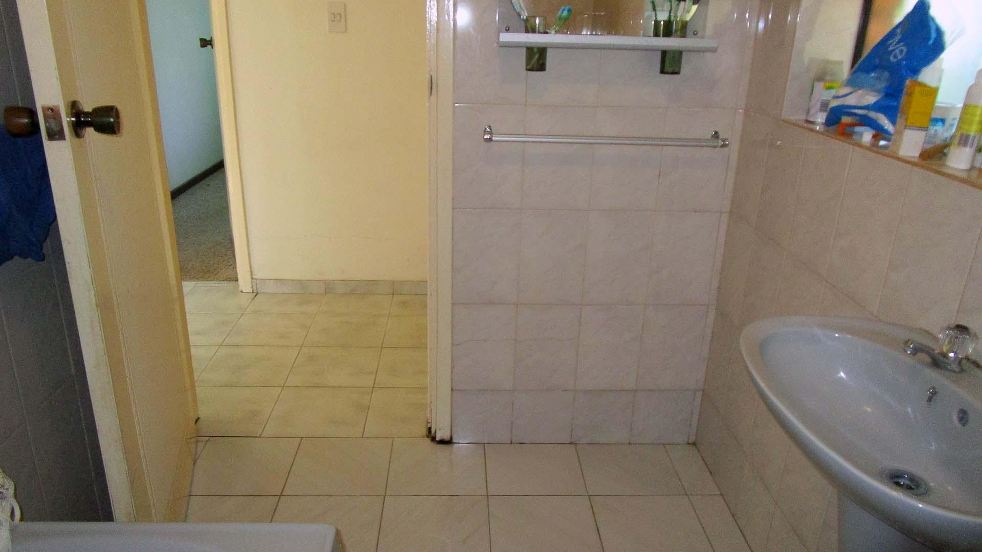 Main Bathroom - 6 square meters of property in Umhlanga Rocks
