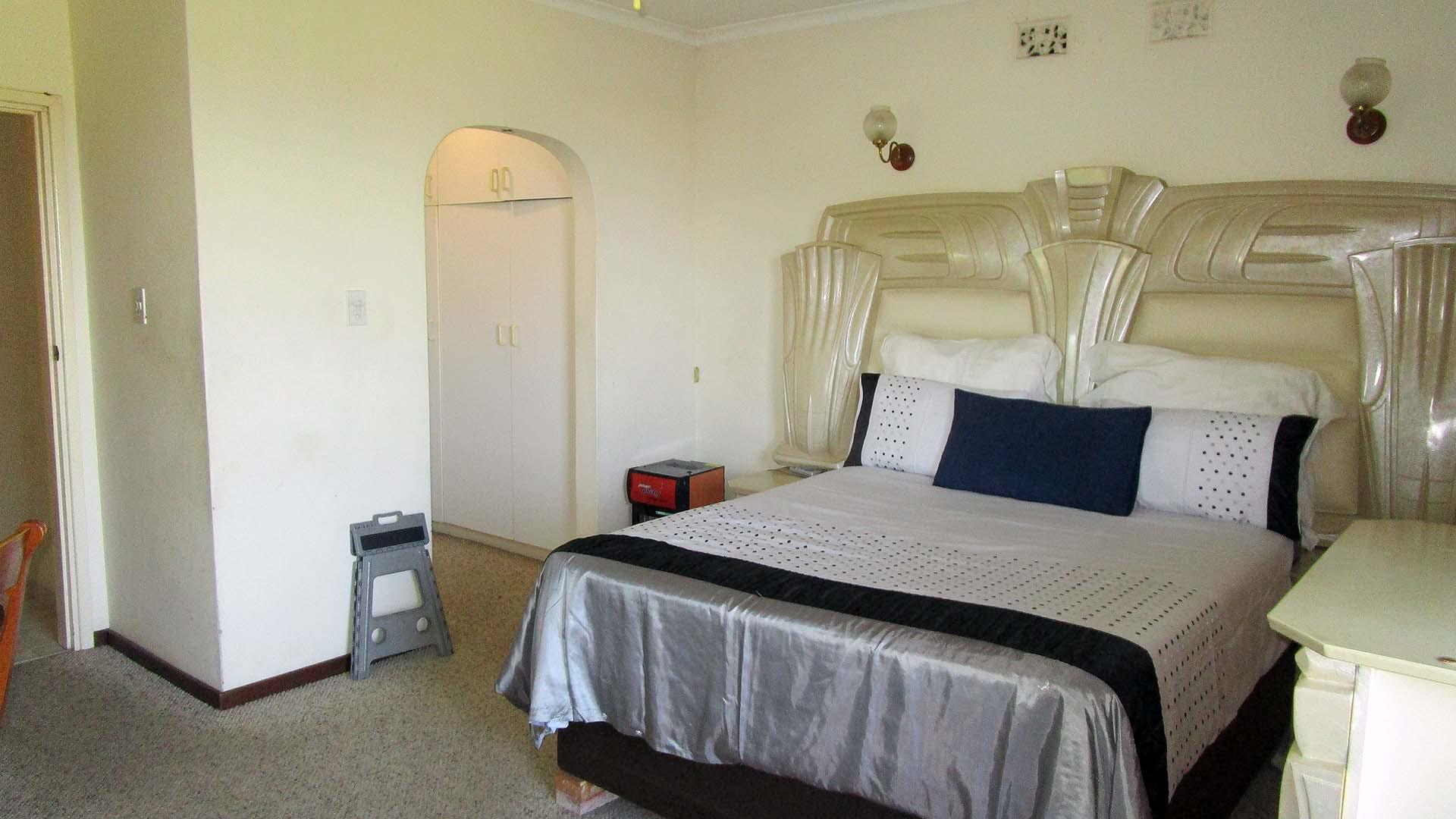 Main Bedroom - 26 square meters of property in Umhlanga Rocks