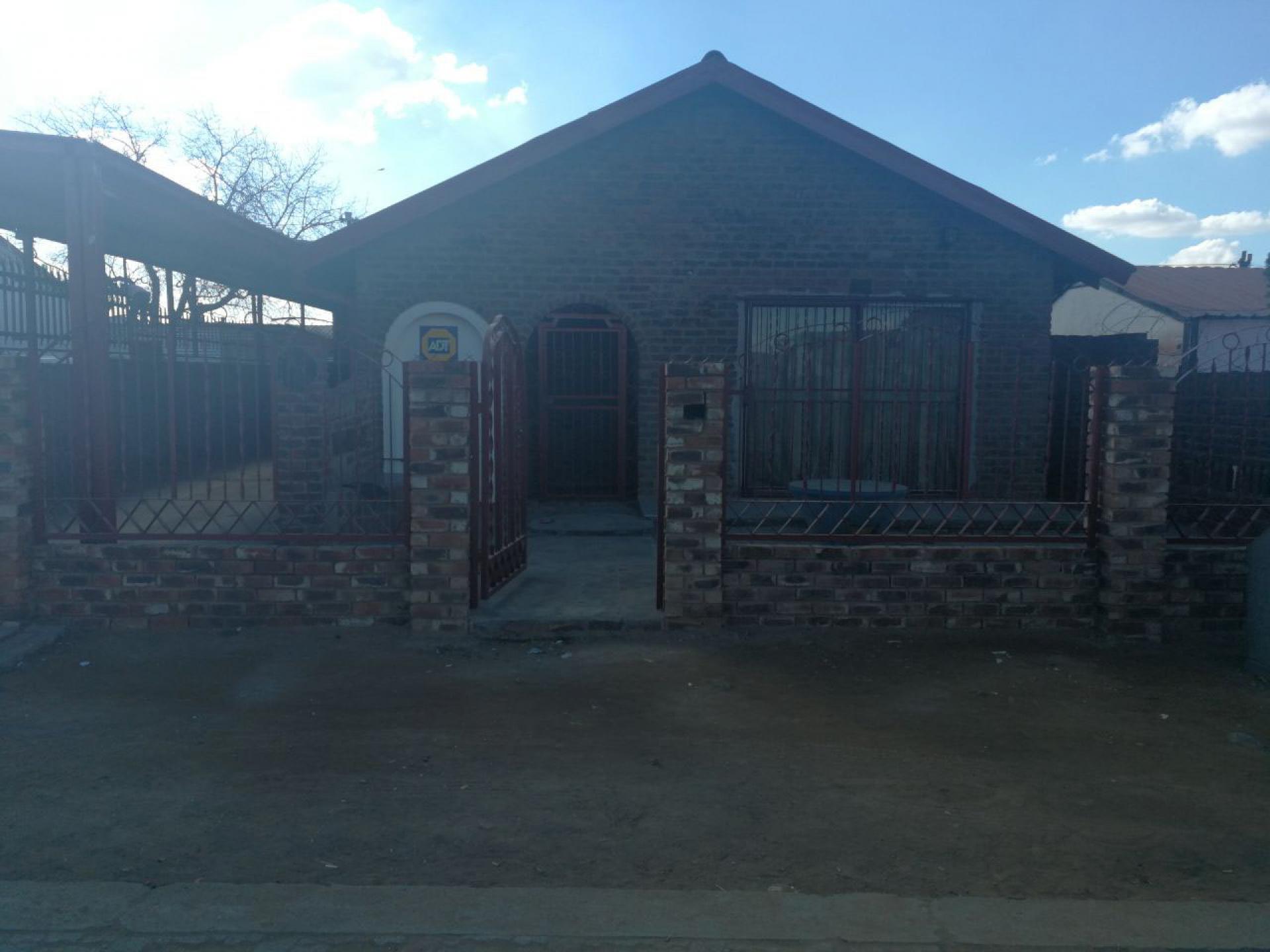 Front View of property in Kimberley