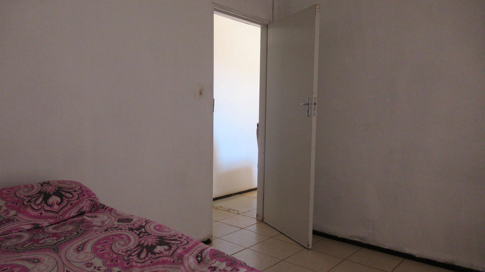 Main Bedroom - 13 square meters of property in Soweto