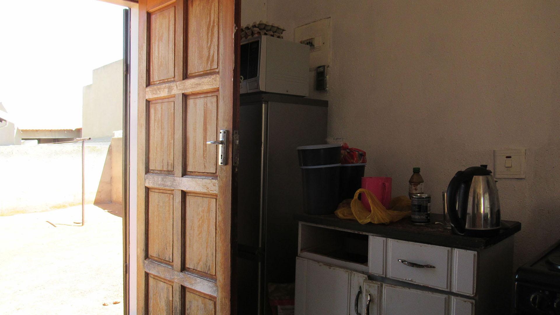 Kitchen - 6 square meters of property in Soweto