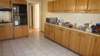 Kitchen - 23 square meters of property in Strubenvale