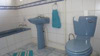 Bathroom 1 - 15 square meters of property in Strubenvale