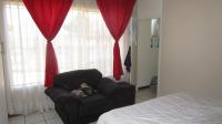 Bed Room 2 - 14 square meters of property in Strubenvale