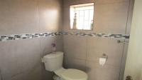 Bathroom 1 - 3 square meters of property in Rhodesfield