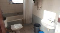 Bathroom 1 - 4 square meters of property in Wetton