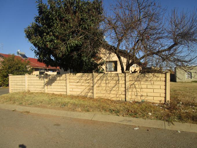 3 Bedroom House for Sale For Sale in Lenasia South - Home Sell - MR221379