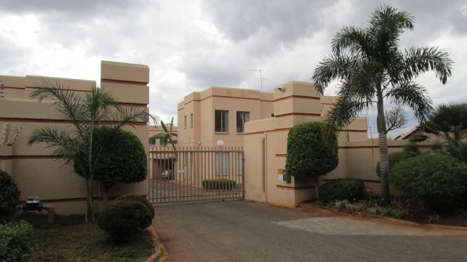 2 Bedroom Sectional Title for Sale For Sale in Magalieskruin - Home Sell - MR221385