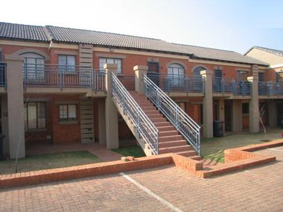 2 Bedroom Simplex for Sale For Sale in Mooikloof - Private Sale - MR22144