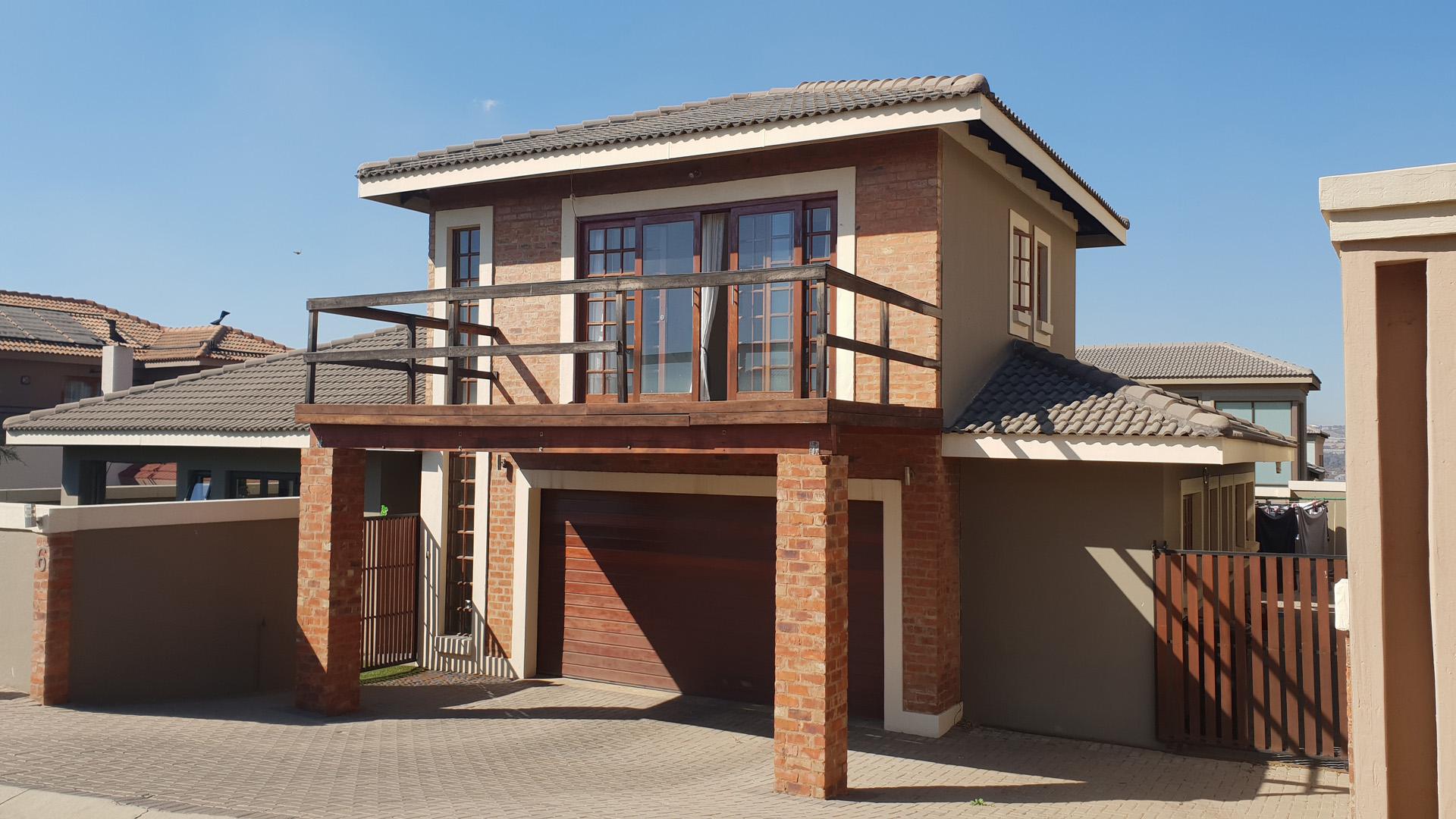 Front View of property in Greenstone Hill