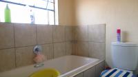 Bathroom 1 - 4 square meters of property in Dawn Park