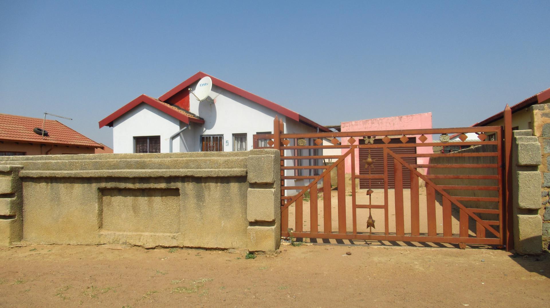 Front View of property in Daveyton