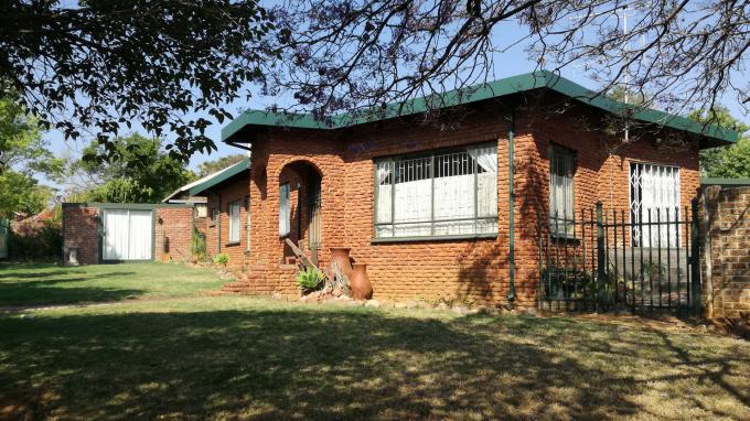 5 Bedroom House for Sale For Sale in Rooihuiskraal - Home Sell - MR221977